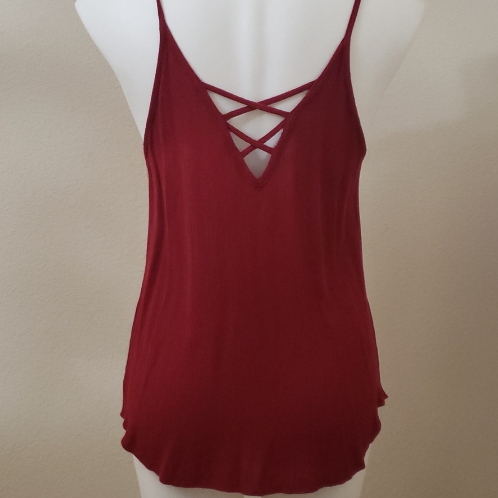 Cute maroon top - Picture 3 of 4